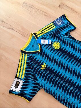 Colombia 2026 Away Jersey Adidas FIFA World Cup NWT Men’s medium Football Shirt
